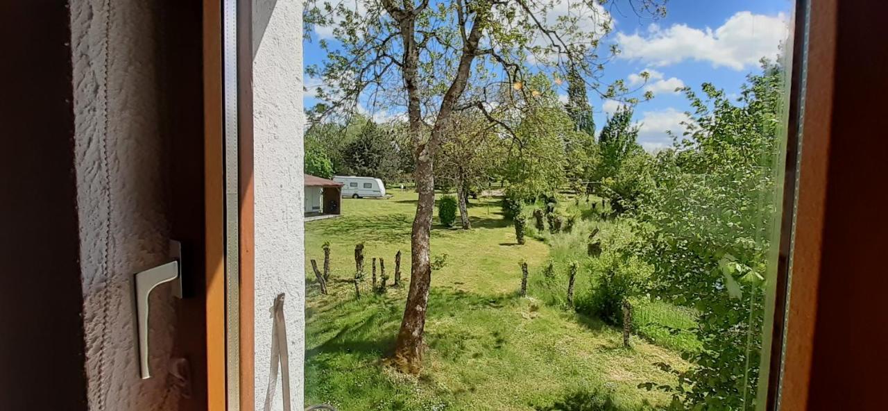 L' Appartement Du Camping Hautoreille Bannes  Екстериор снимка