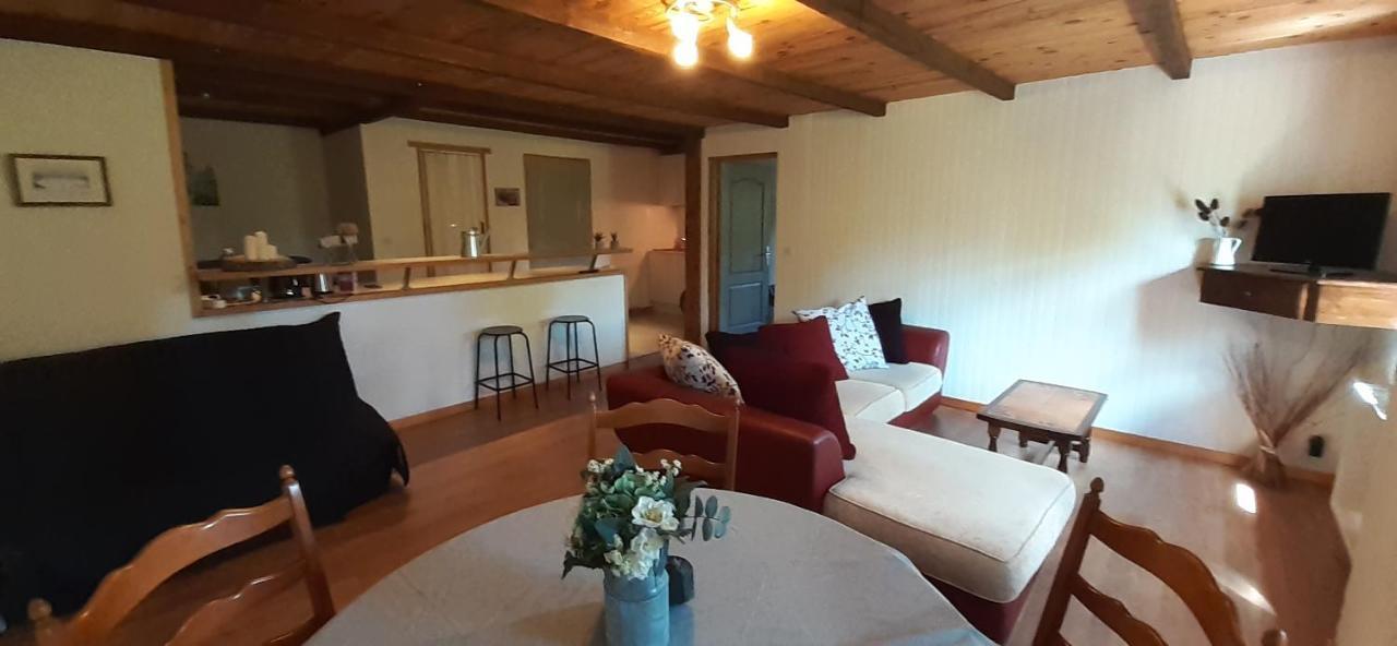 L' Appartement Du Camping Hautoreille Bannes  Екстериор снимка